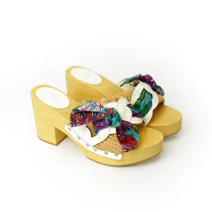 Diva Chain sandali in legno incrociato con platform in rafia e stampa fiocco tropical