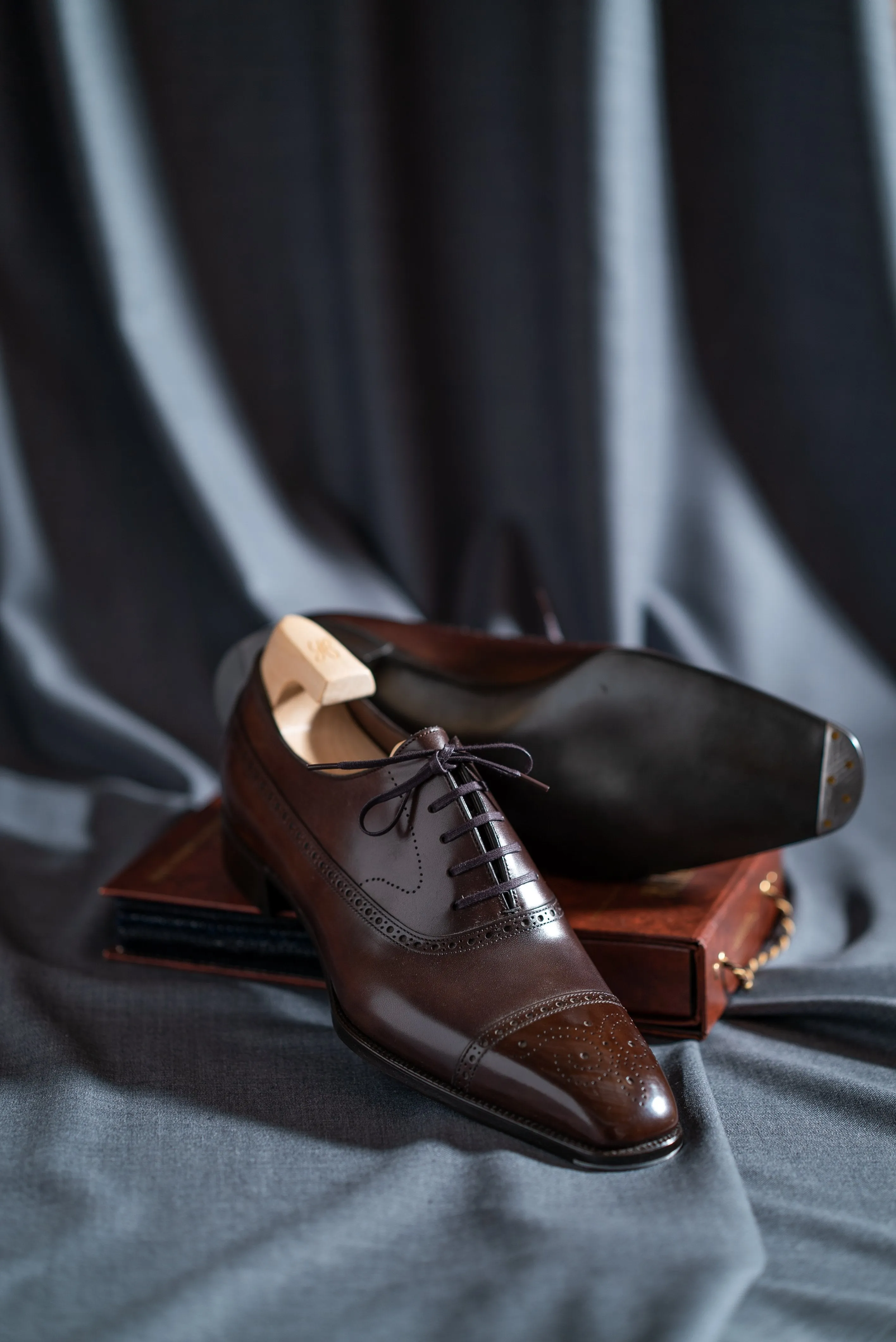 Guethe Medallion Captoe Oxford