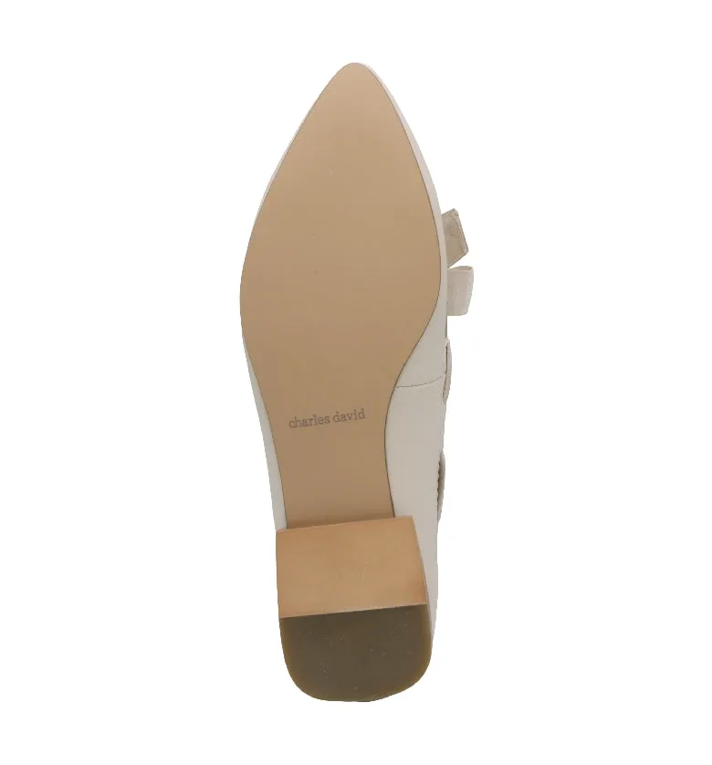 IZZI FLAT
