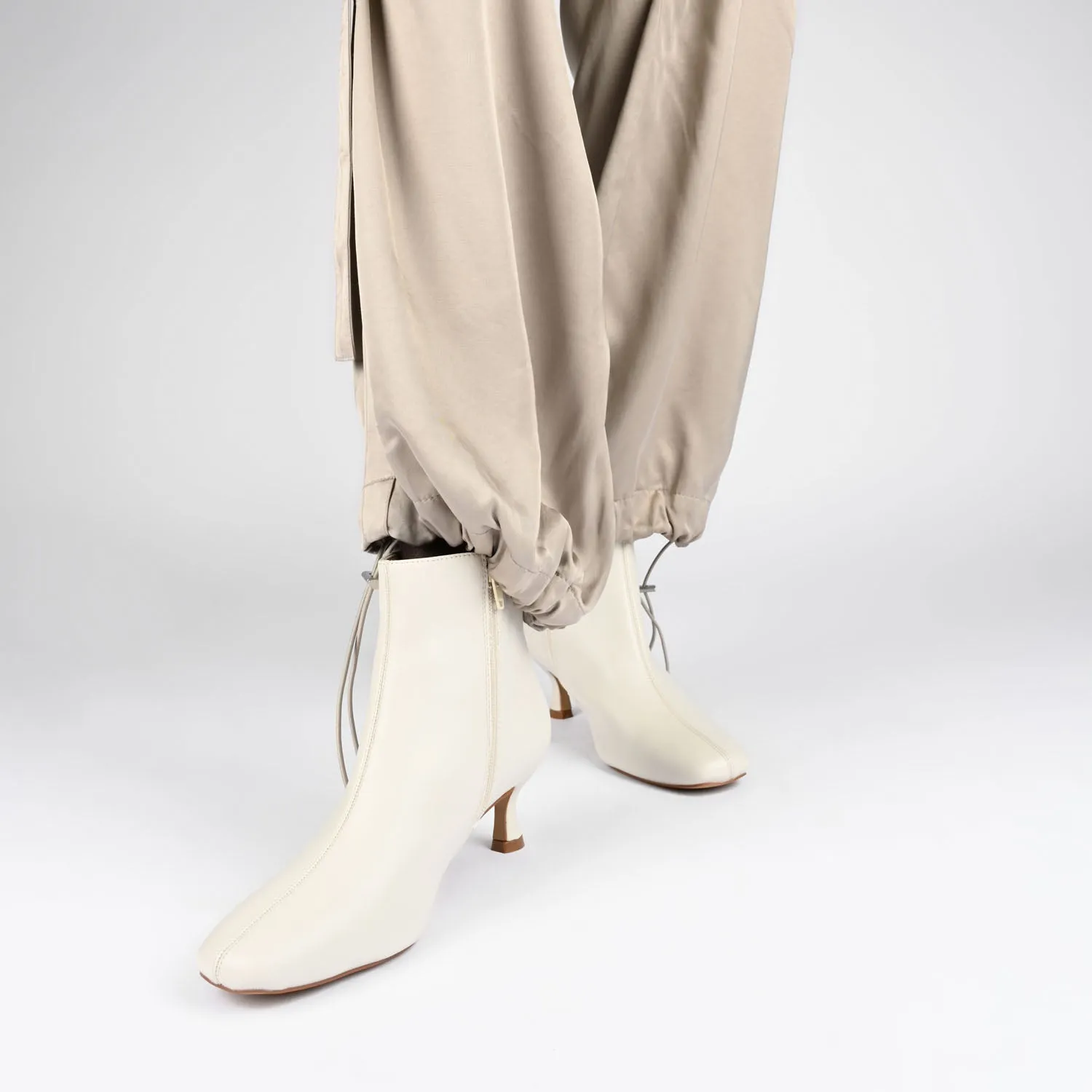 KELSSA POINTED TOE BOOTIES IN WIDE