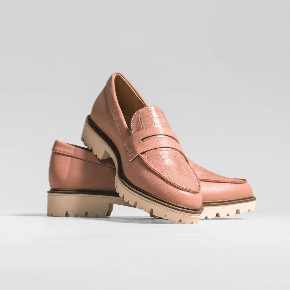 KENLY STATEMENT LOAFER FLATS IN NARROW