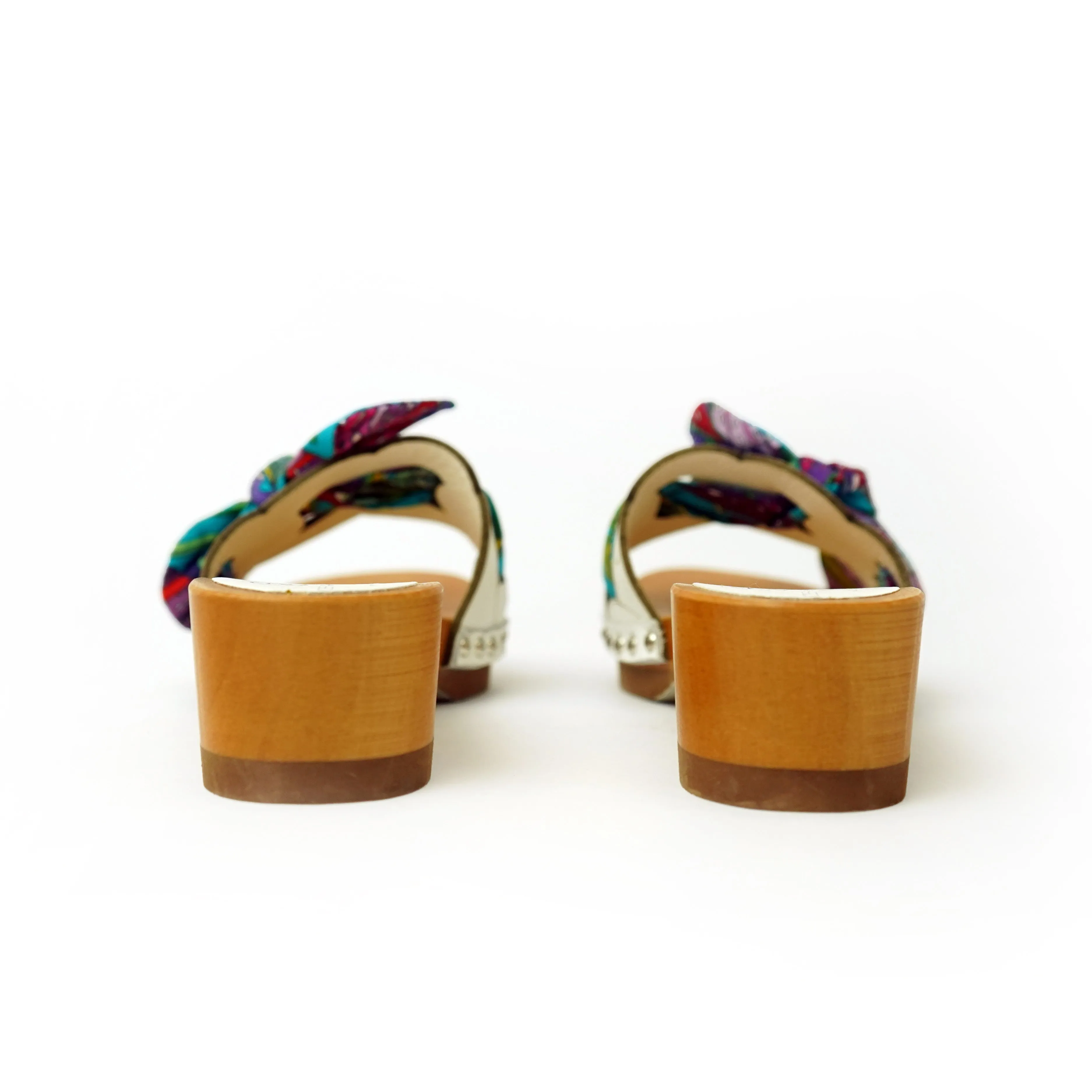 Lola Chain sandali in legno e pelle di vitello con fiocco stampa tropical