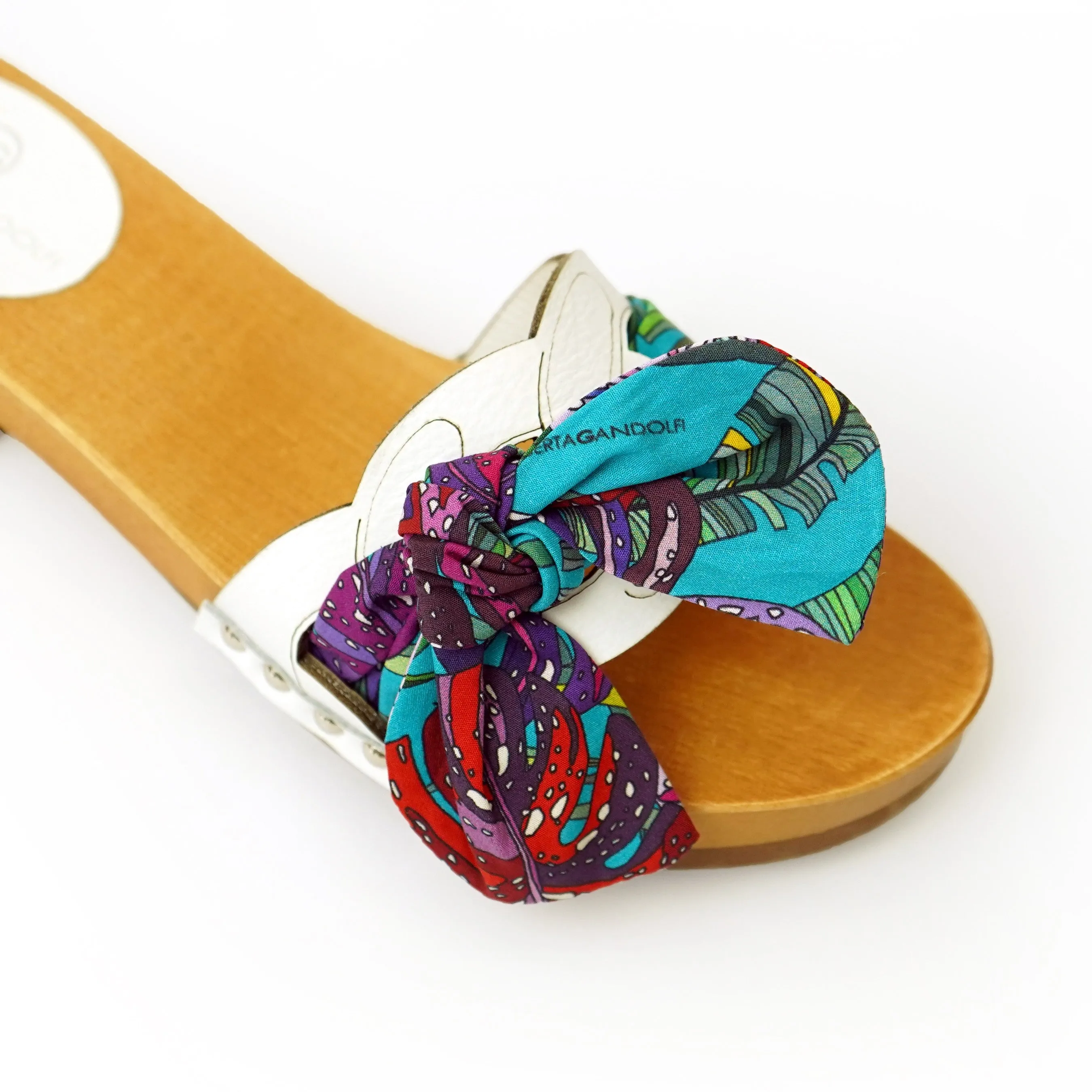 Lola Chain sandali in legno e pelle di vitello con fiocco stampa tropical