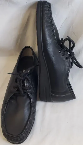 Pallavi -- Women's Casual Oxford
