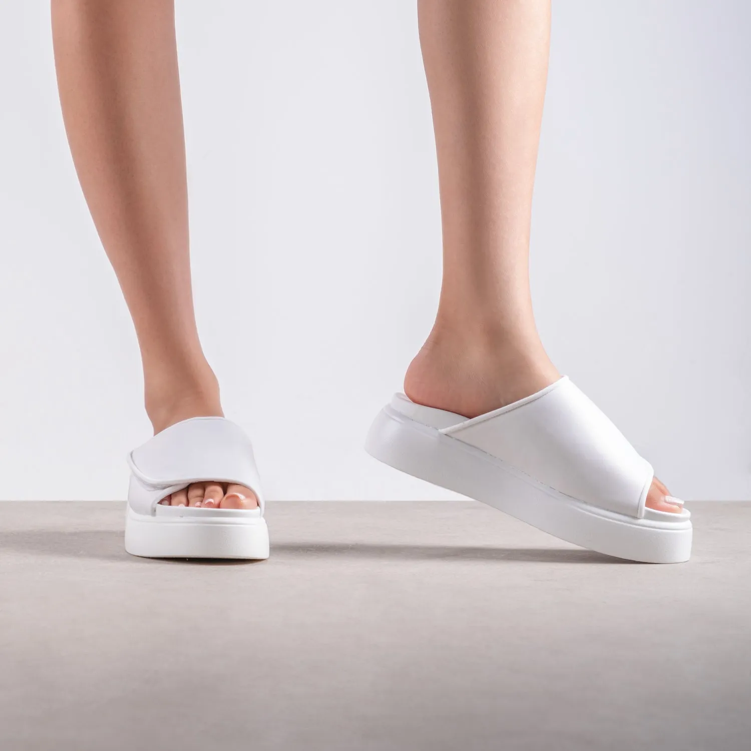RAID Arvina Flatform Slider in Off White Lycra