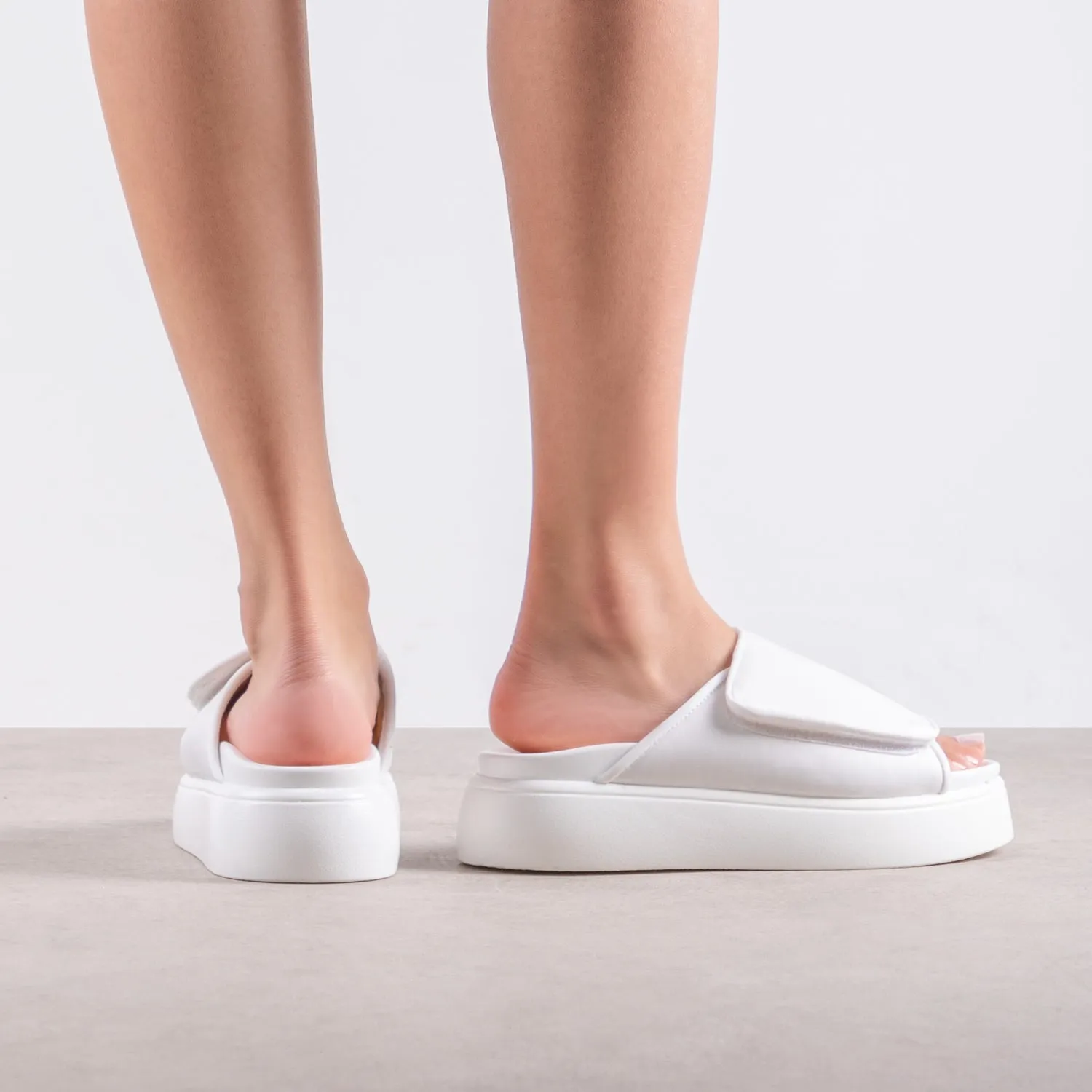 RAID Arvina Flatform Slider in Off White Lycra
