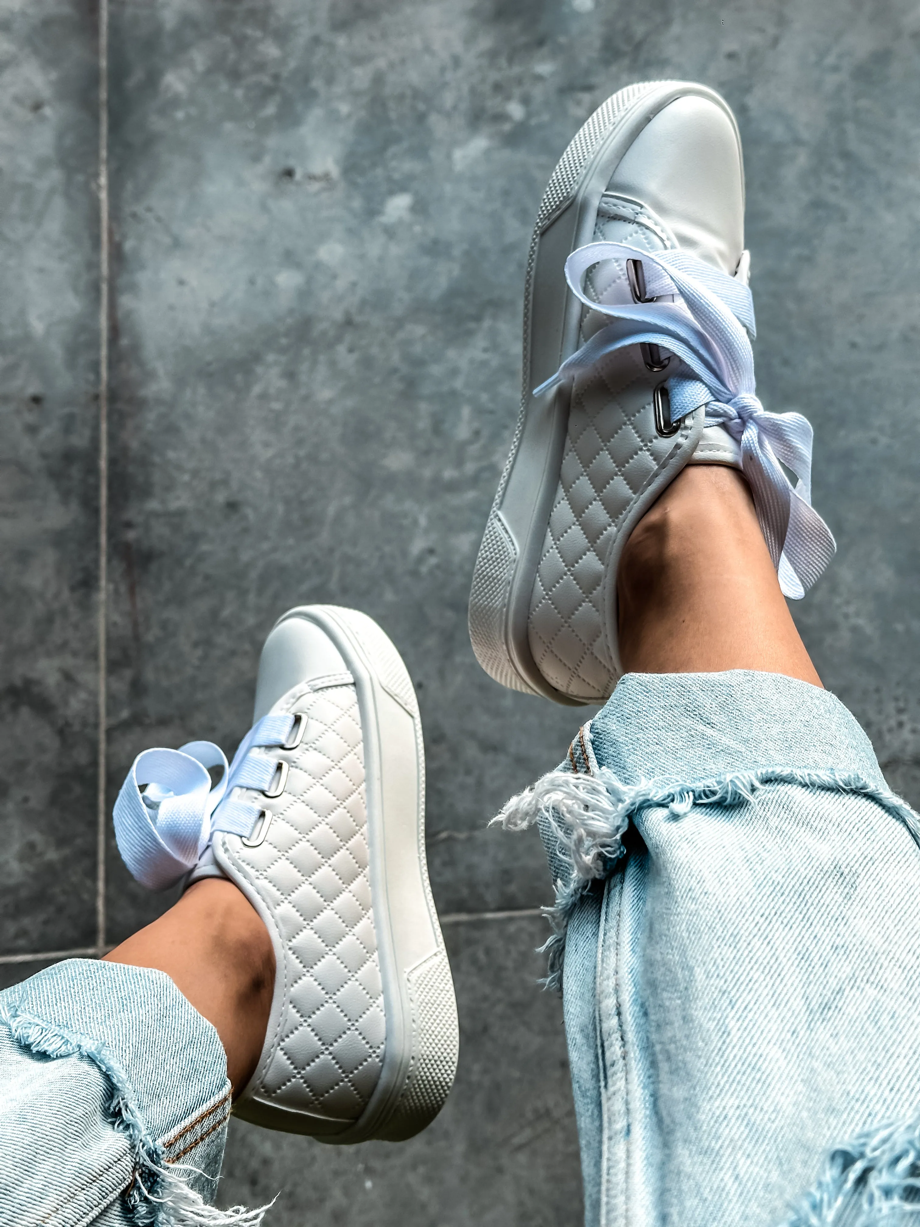 Reno Bold Big Laces White Sneakers