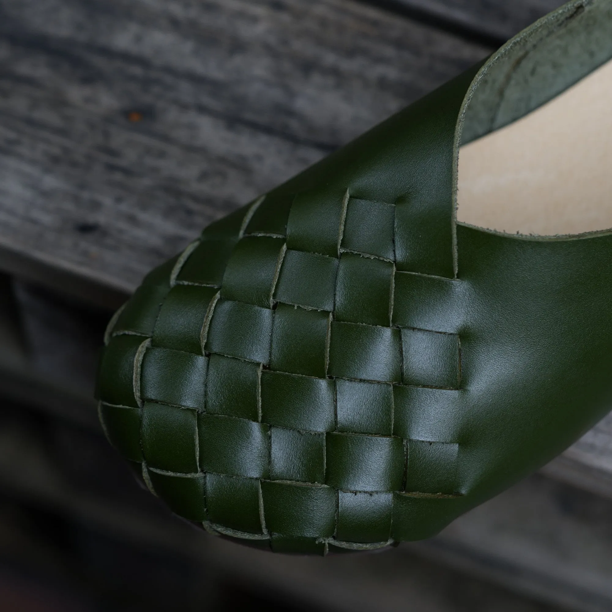 Retro Woven Soft Leather Flats For Women Round Toe In Beige/Black/Green/Coffee