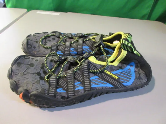 Used Ubfen Water Shoes Size 32
