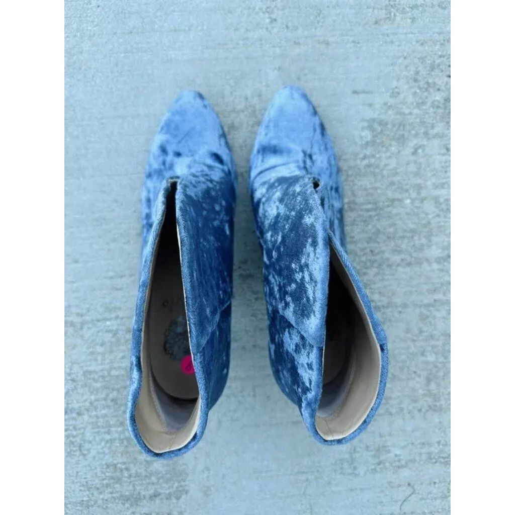 Vince Camuto Crushed Velvet Evanata Ankle Booties in Dusty Blue - Size 8